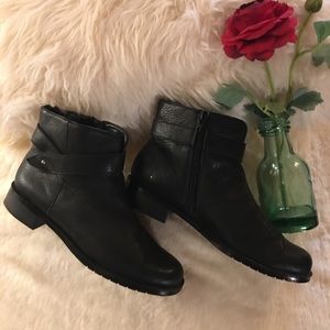 AEROSOLES -Blk/pebble stone Bootie. Sz 7.5